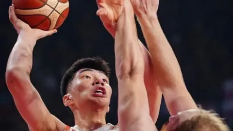 东体：大乐透期号专家质合分析，前区十码推荐与球迷交流策略